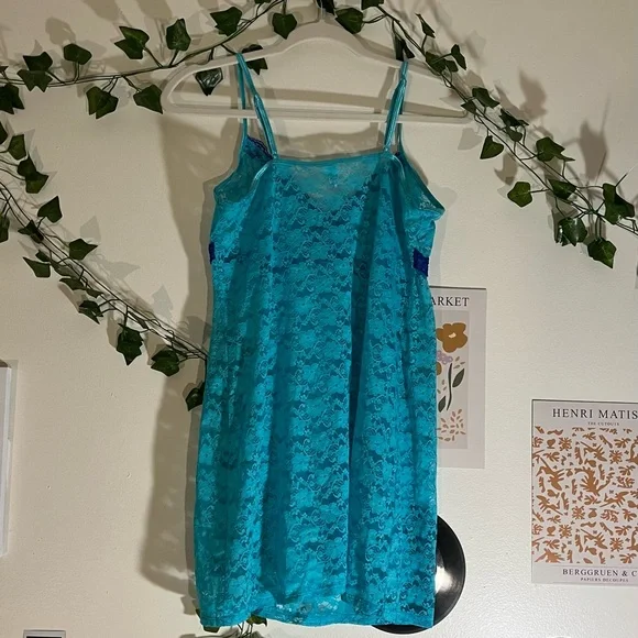 Lace blue slip dress - Picture 2 of 3